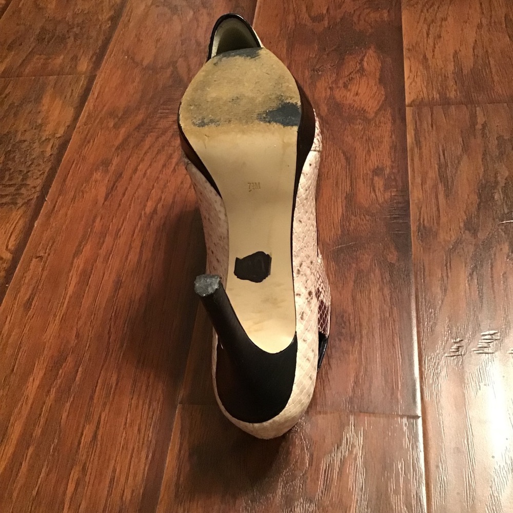 Guess Python Peep-toes - Picture 4 of 4